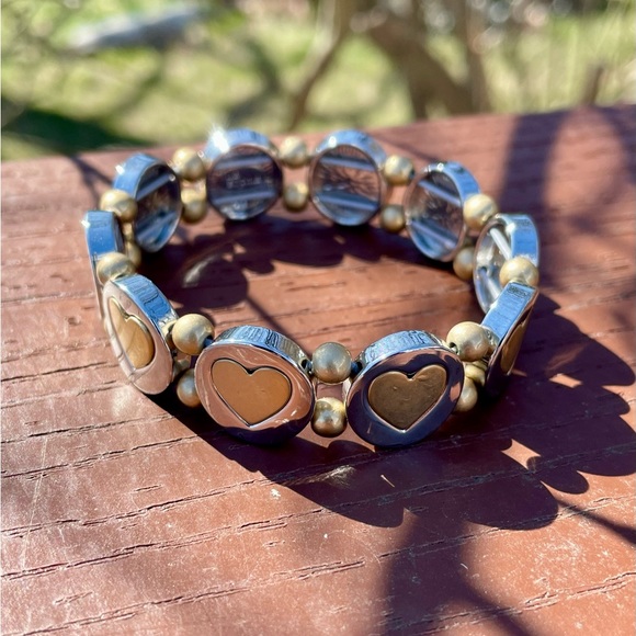 NWOT Lia Sophia Heart Stretchy Bracelet - Two Toned - Picture 4 of 9